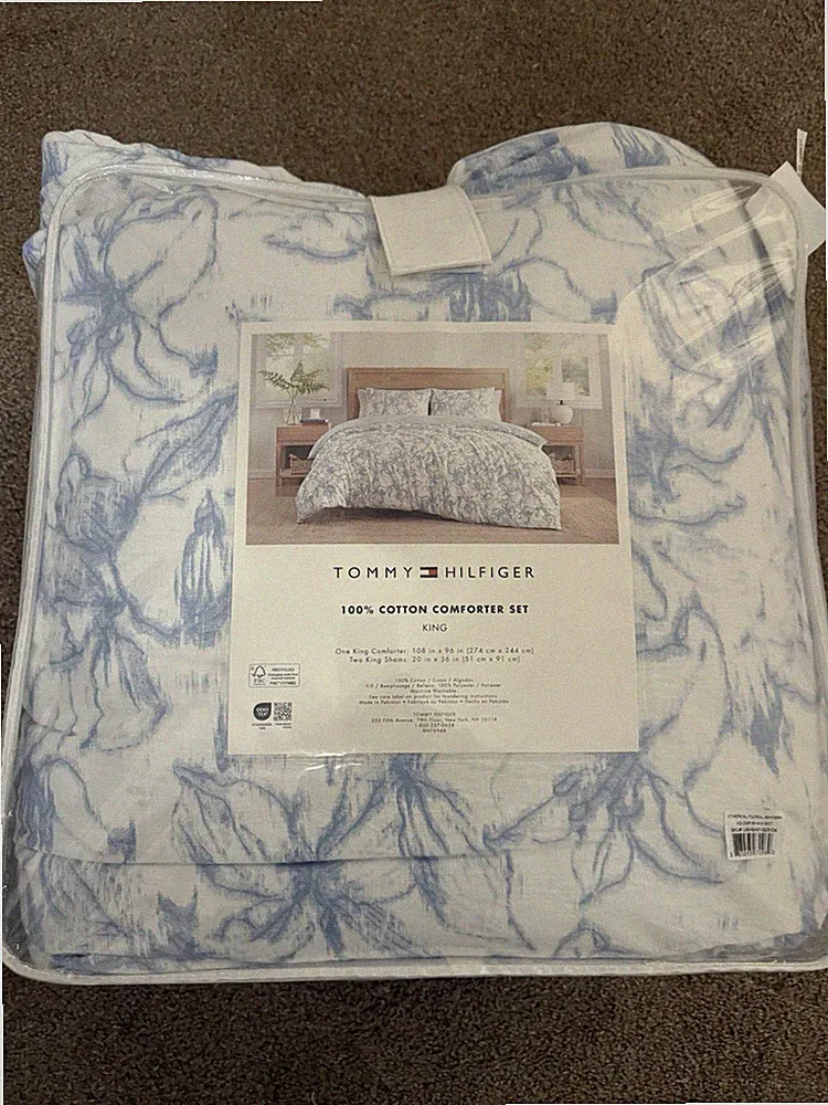 Tommy Hilfiger 3 Piece King Comforter Set. New Never Used