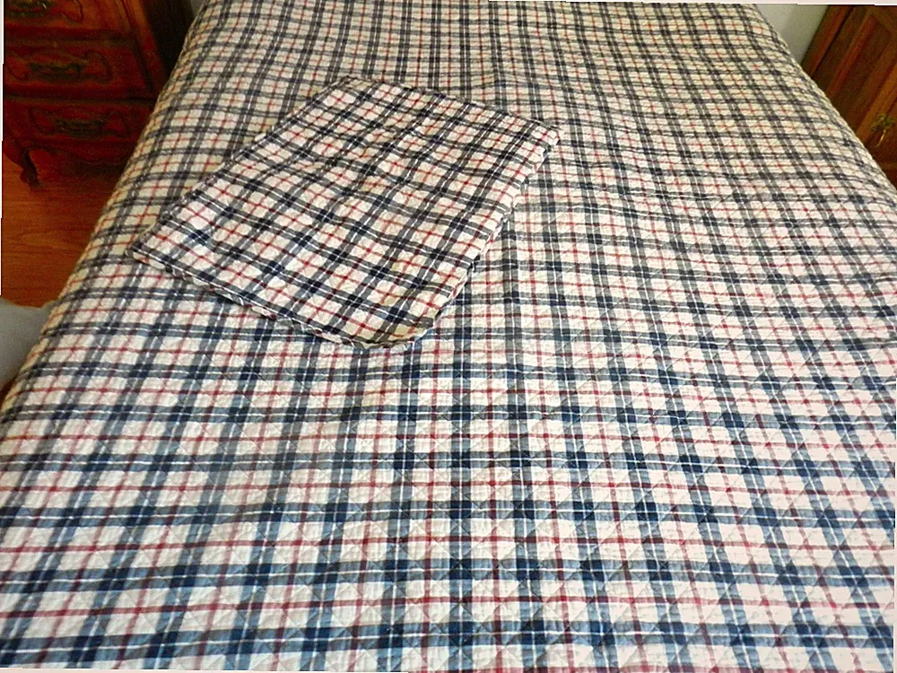 Tommy Hilfiger Bedspread and Sham, excellent, laundered