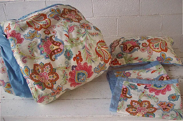 Tommy Hilfiger La Croix Paisley Queen Comforter+2 Standard Shams+Throw Pillow