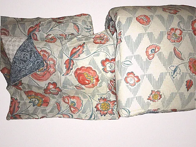 TOMMY HILFIGER MARGO FLORAL BLUE RED WASHED BLUE (3PC) FULL/QUEEN COMFORTER SET