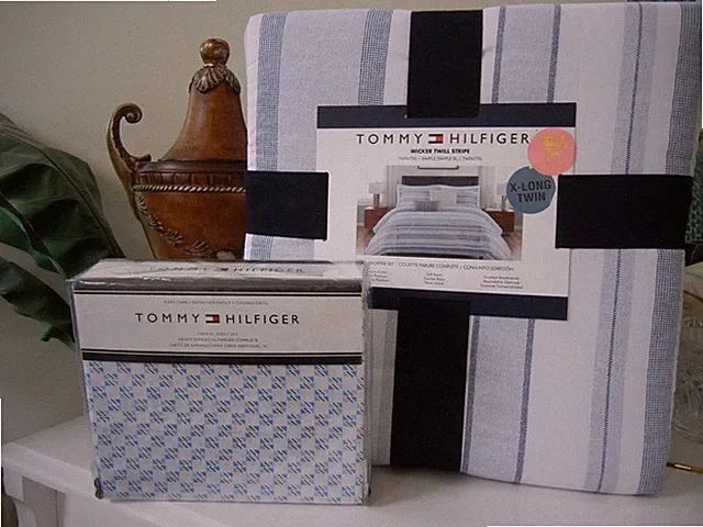 TOMMY HILFIGER WICKER TWILL 5 PC TWIN/TWIN XL BLUE WHITE COMFORTER & SHEET SET