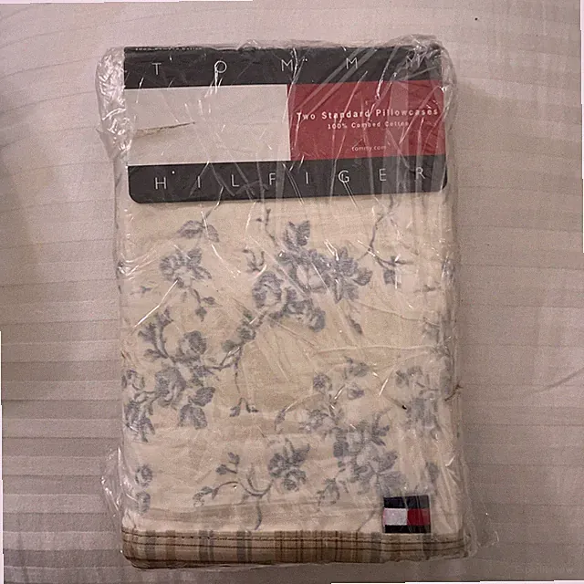 VTG 98 Tommy Hilfiger Kenya Blue Floral 2 Standard Pillowcases Combed Cotton Set